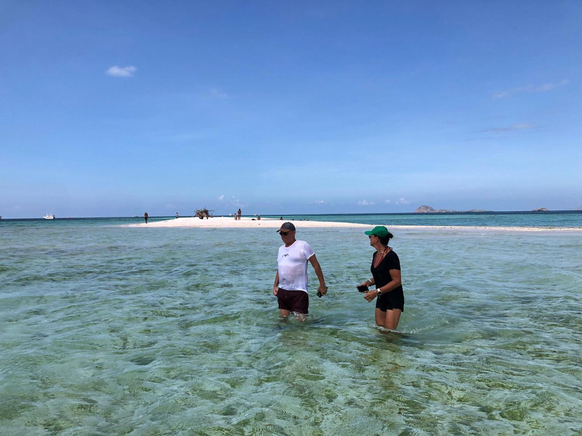 Dua Putri Komodo Homestay Екстериор снимка