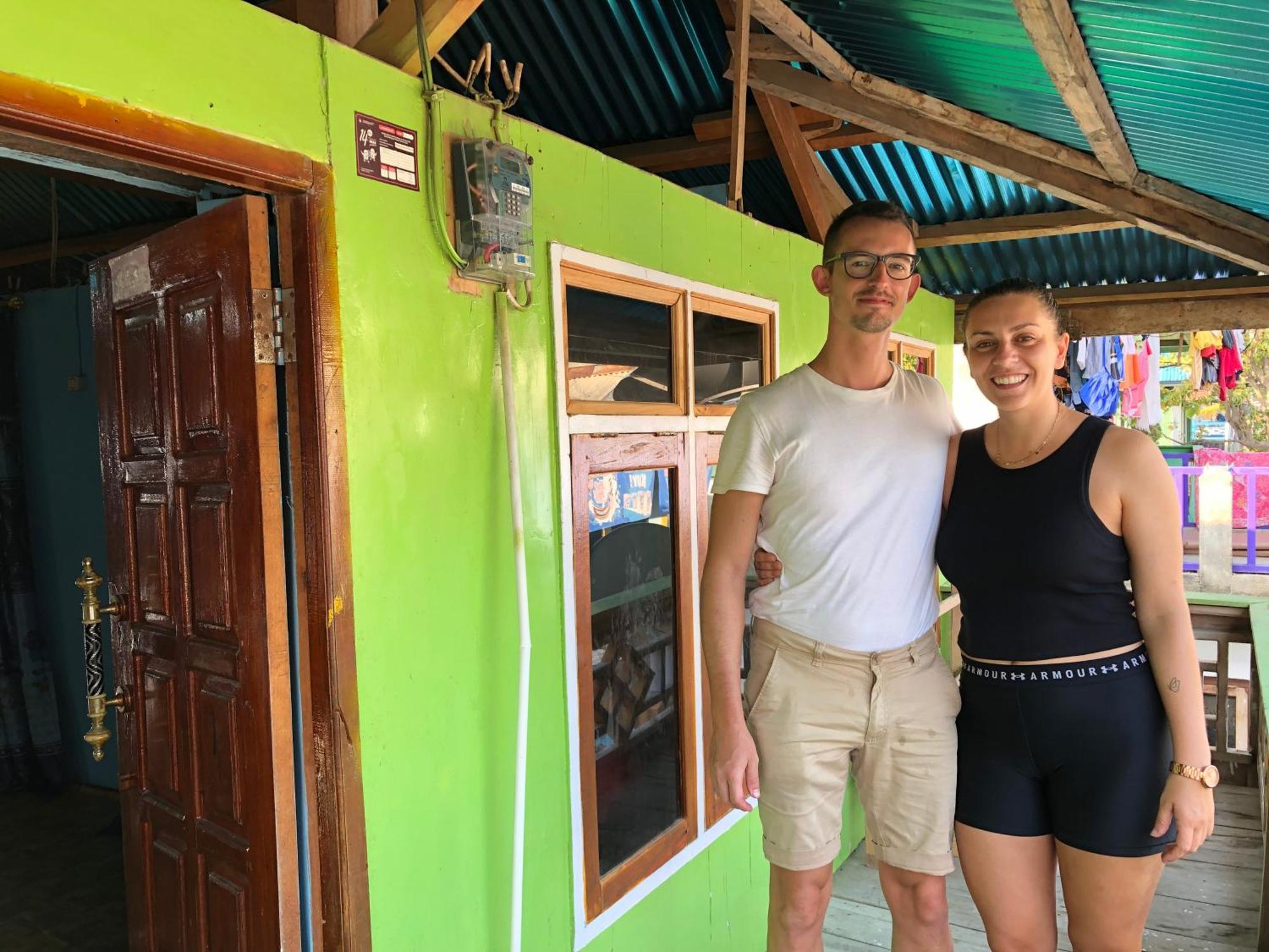Dua Putri Komodo Homestay Екстериор снимка