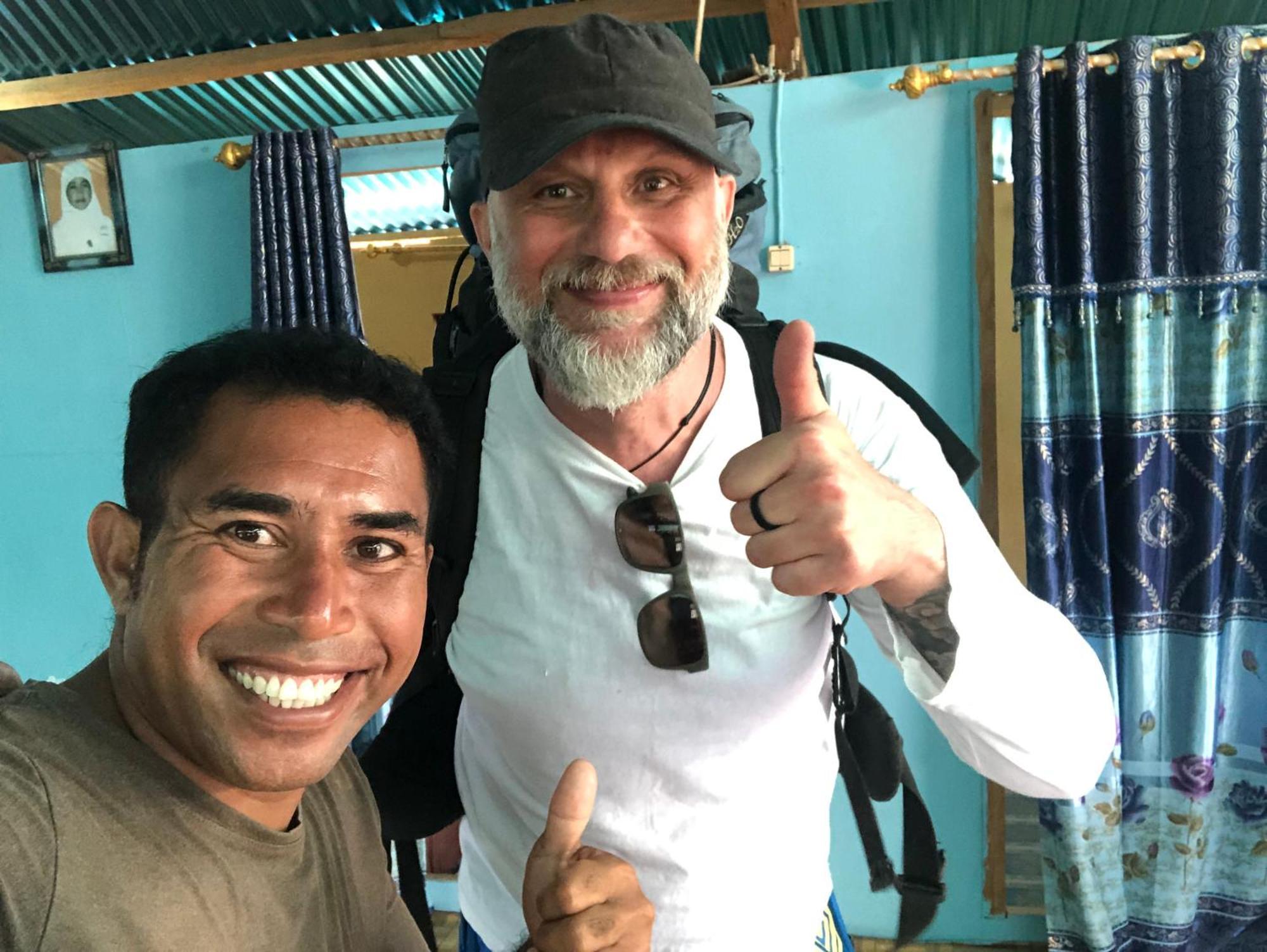 Dua Putri Komodo Homestay Екстериор снимка