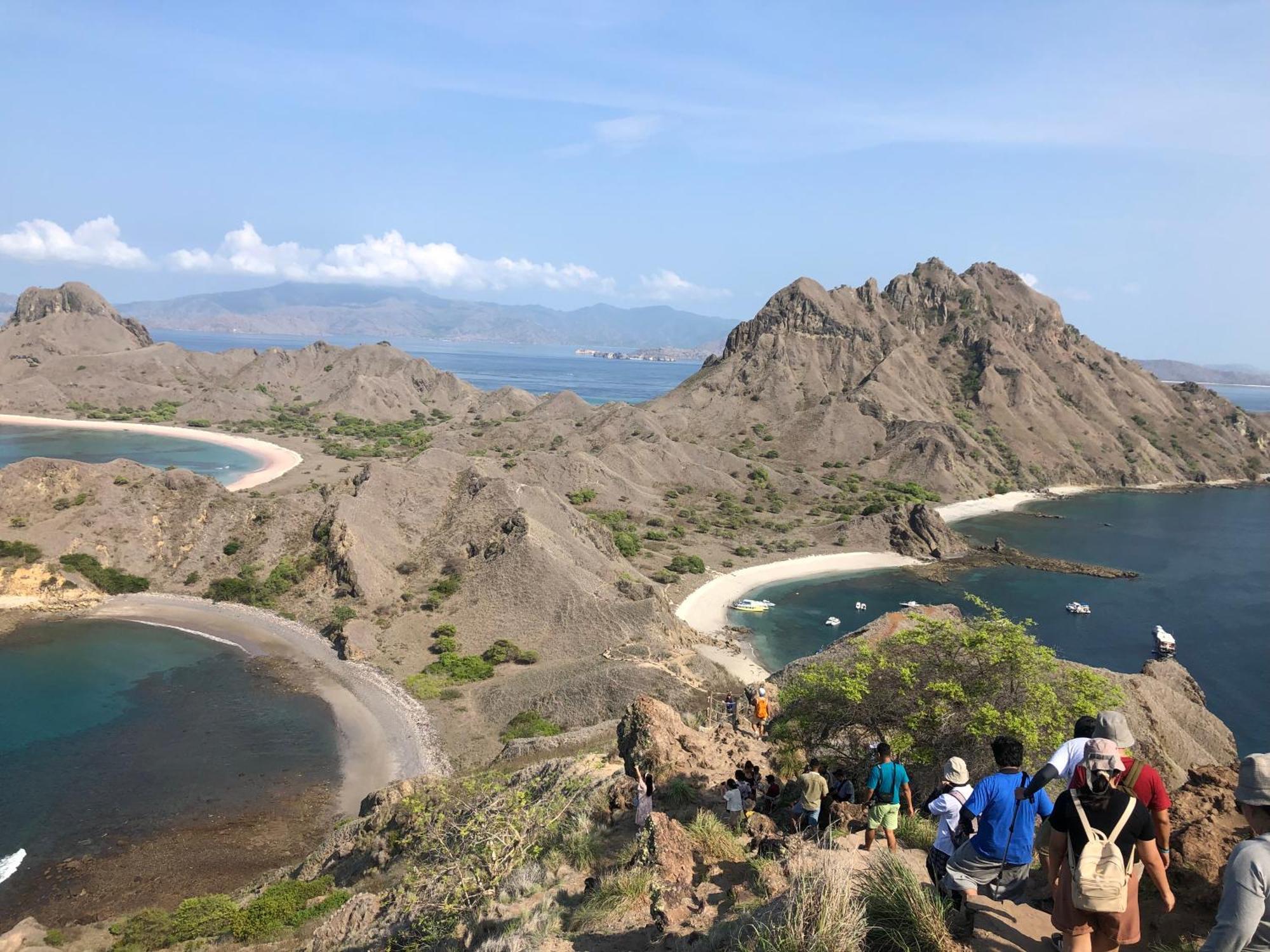 Dua Putri Komodo Homestay Екстериор снимка
