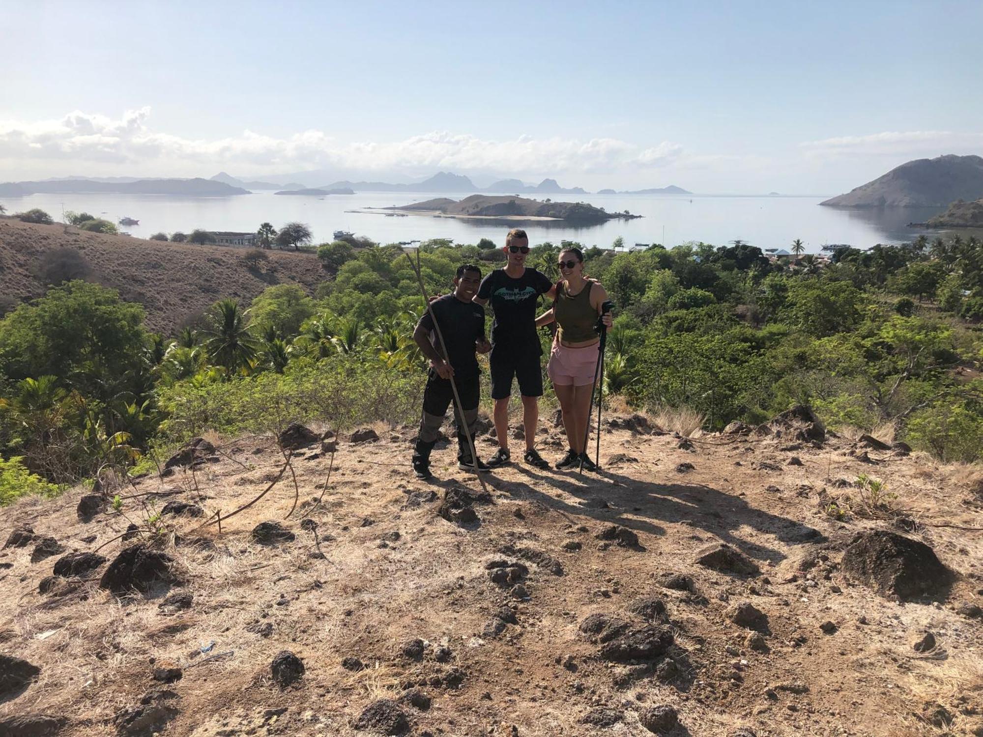 Dua Putri Komodo Homestay Екстериор снимка