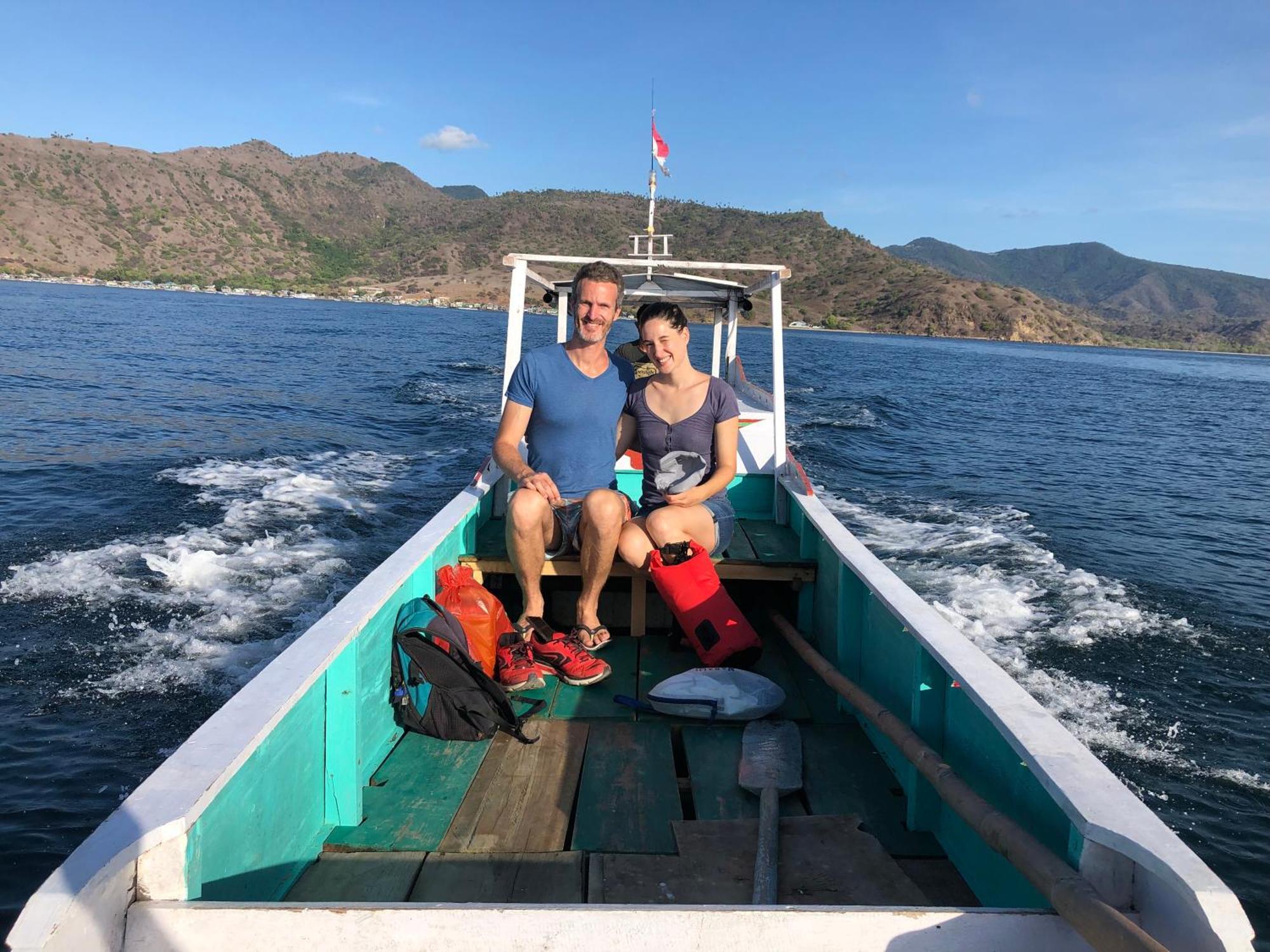 Dua Putri Komodo Homestay Екстериор снимка