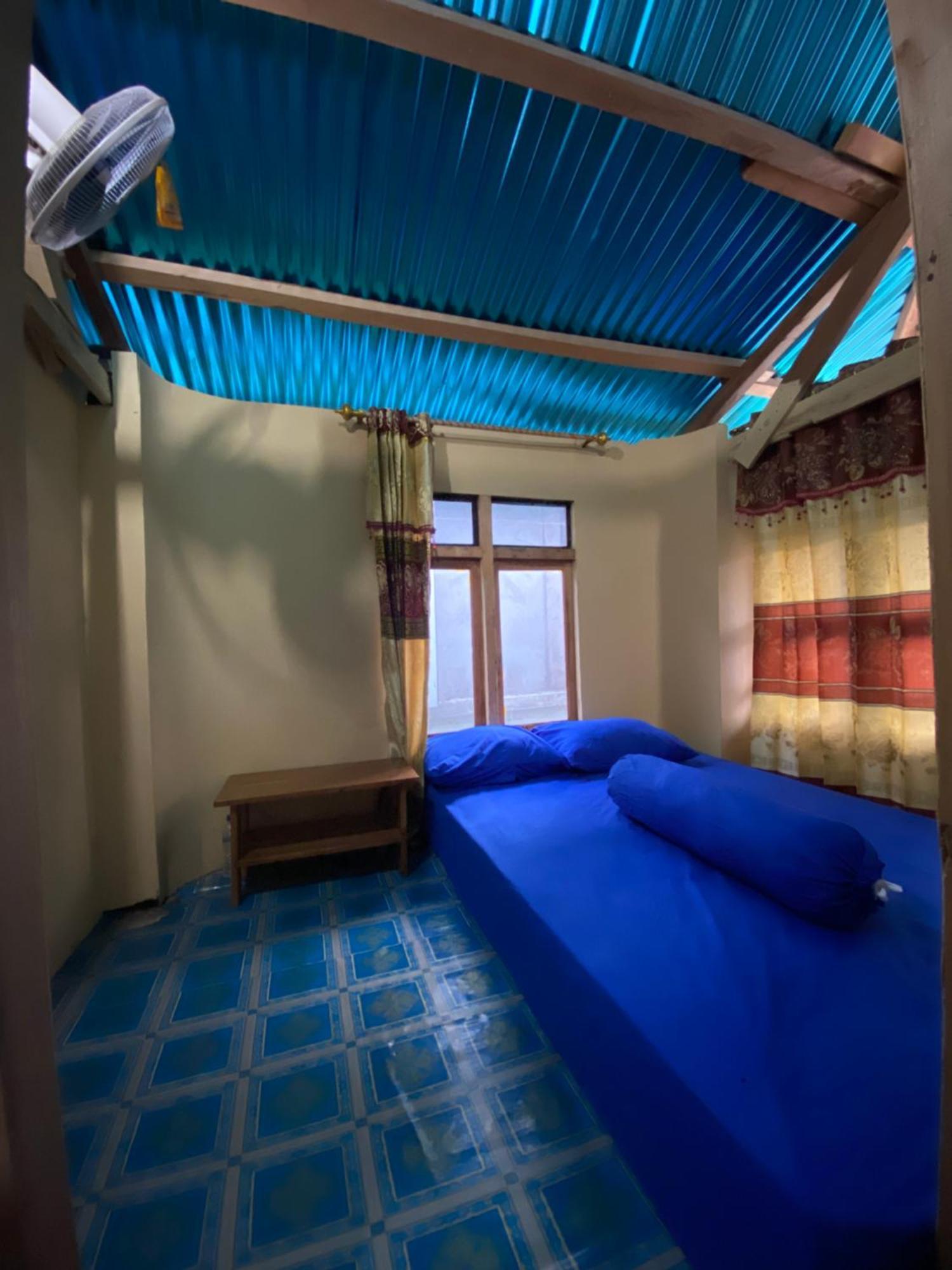 Dua Putri Komodo Homestay Екстериор снимка