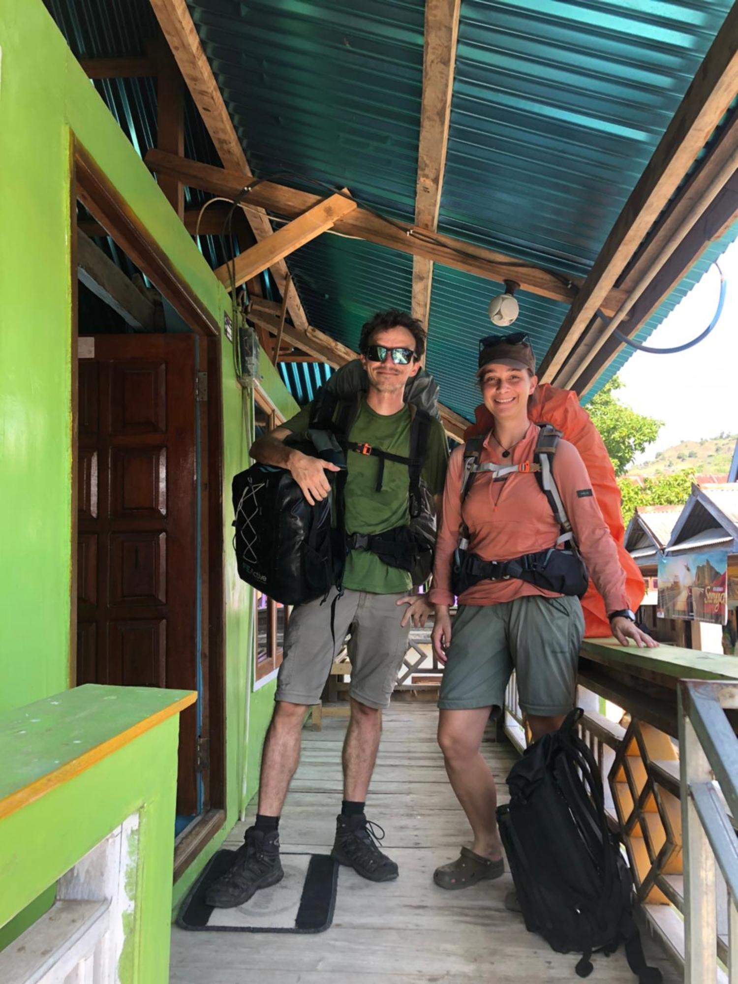 Dua Putri Komodo Homestay Екстериор снимка