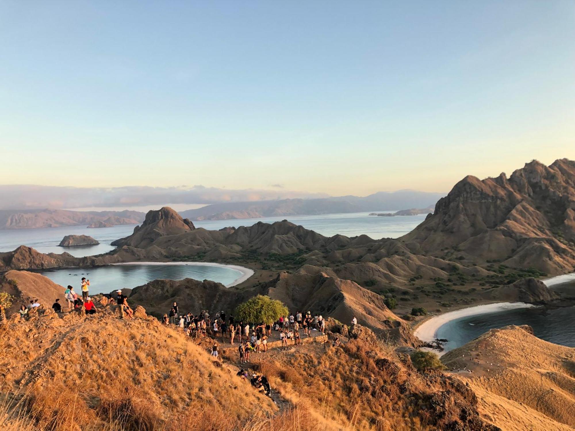 Dua Putri Komodo Homestay Екстериор снимка