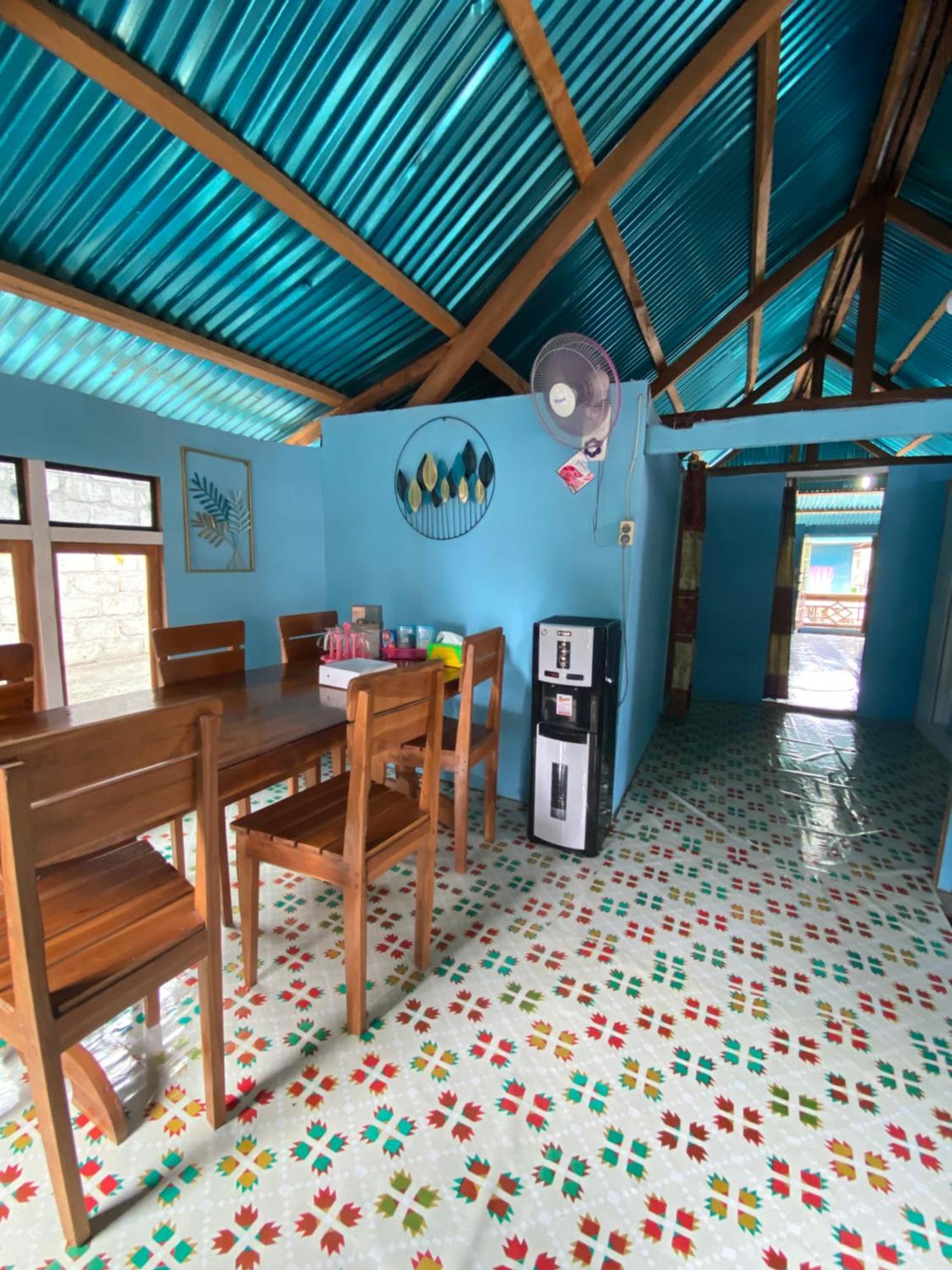 Dua Putri Komodo Homestay Екстериор снимка